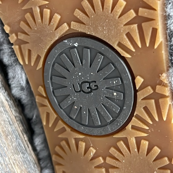 SOLD IN STORE NEW UGG Fluff Yeah Grey Sheepskin Slide Slippers Size 9 - Picture 9 of 9